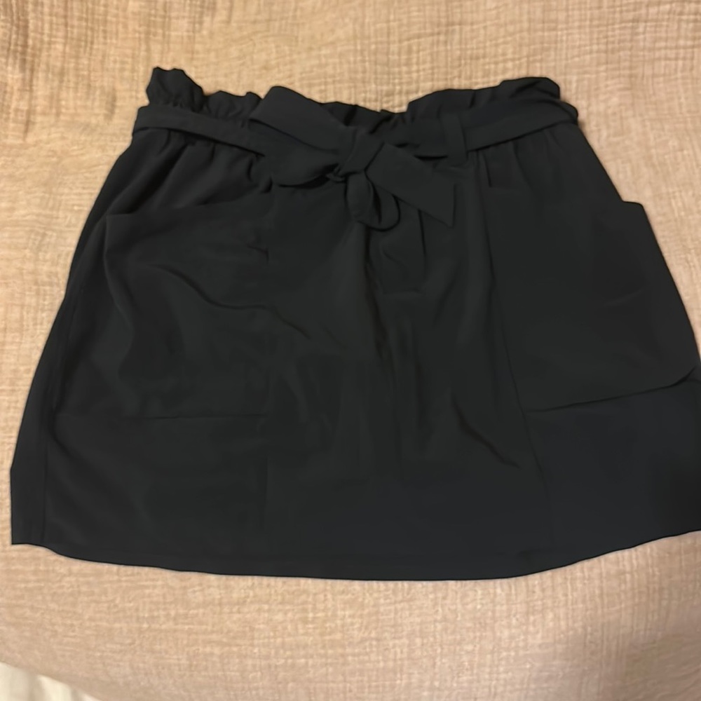 Athleta skirt w/built in shorts and belt. Size 10